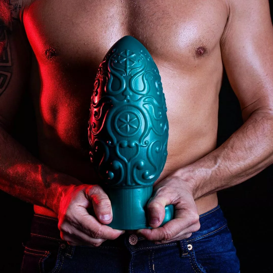 HANKEYS TOYS ASSBERGE Egg Butt Plug XXXL Green 3 HANKEYS TOYS ASSBERGE Egg Butt Plug XXXL Green