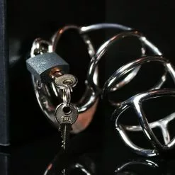 DARK-LINE BEAR TRAP Cage De Chasteté Adjustable -Poppers et Leather Cleaners Soldes bear trap cage de chastete adjustable 10