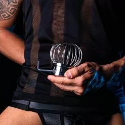 DARK-LINE Extreme Cage De Chasteté/Ballstretcher -Poppers et Leather Cleaners Soldes extreme cage de chasteteballstretcher 12