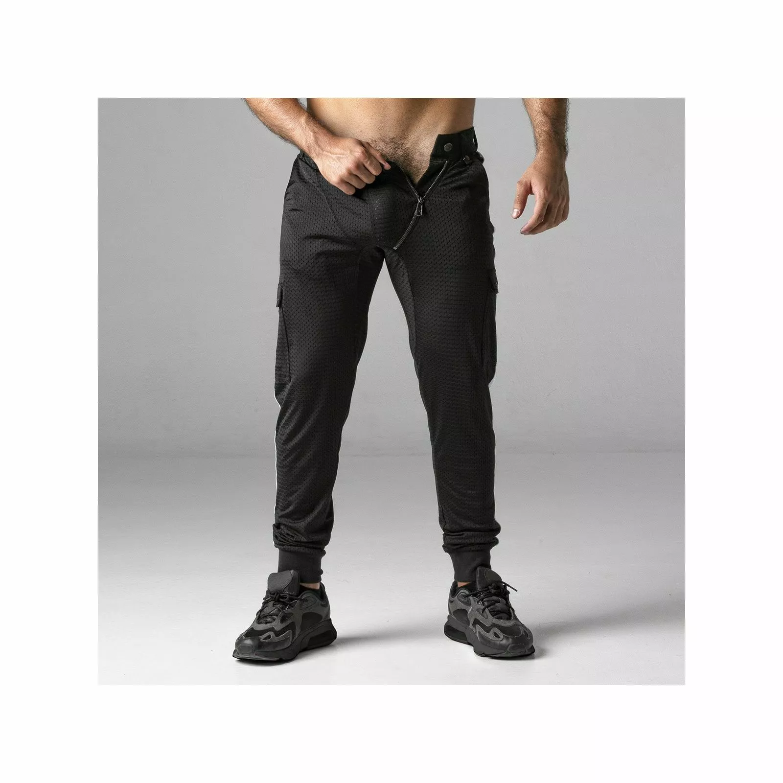 Locker Gear LOOK AT SIDE JOGGER Rouge 5 Locker Gear LOOK AT SIDE JOGGER Rouge – Image 3