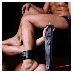 DARK-LINE Padded Leather Anklecuffs Black 30cm -Poppers et Leather Cleaners Soldes padded leather anklecuffs black 2