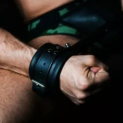 DARK-LINE The Pranger Carcan Pilori Complet Metal Et Cuir -Poppers et Leather Cleaners Soldes the pranger carcan pilori complet metal et cuir 5