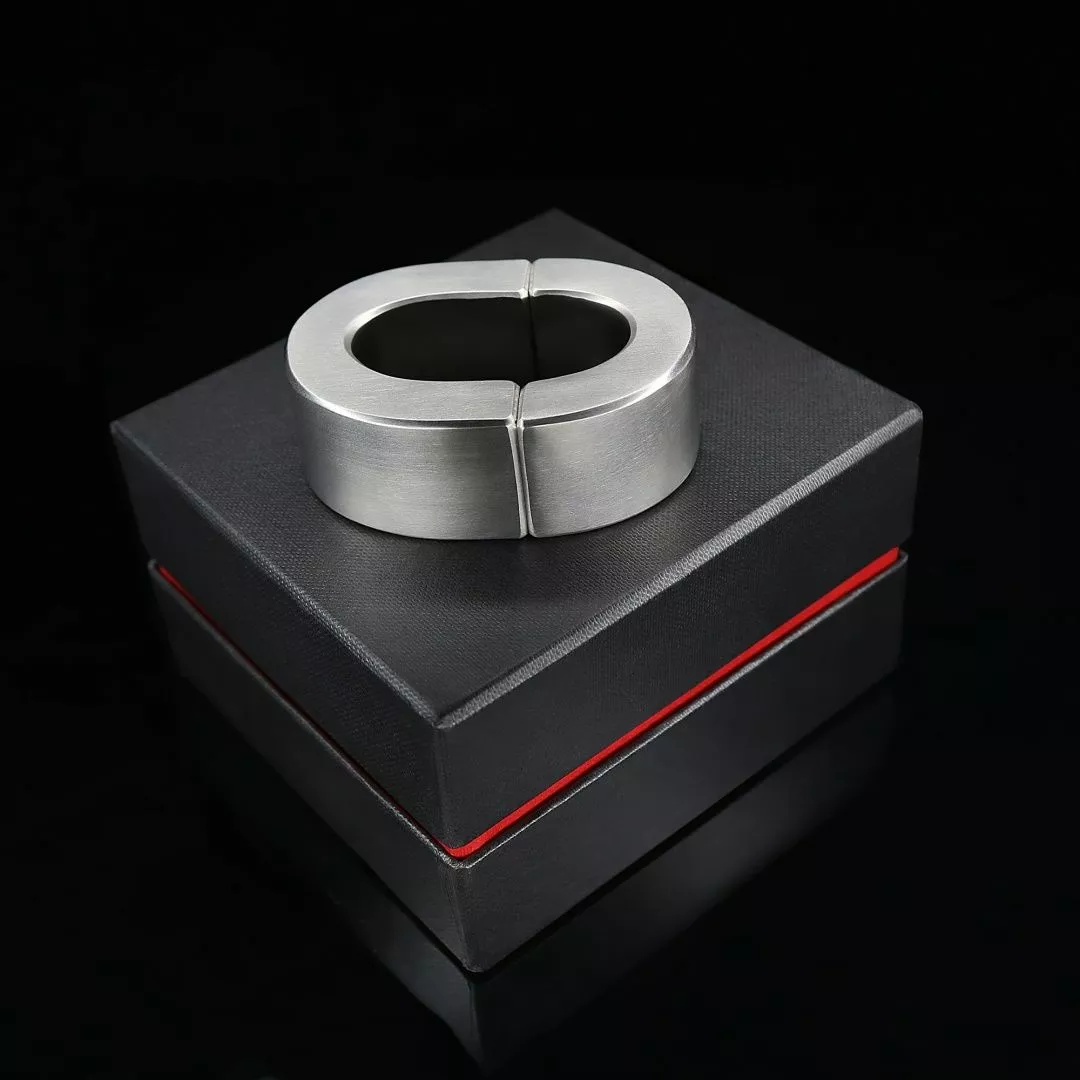 DARK-LINE Ze Henry Ballstretcher Magnétique Ovale 3 DARK-LINE Ze Henry Ballstretcher Magnétique Ovale