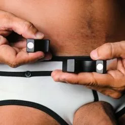 DARK-LINE Ze Nut Black Ballstretcher Magnétique 28 DARK-LINE Ze Nut Black Ballstretcher Magnétique -Poppers et Leather Cleaners Soldes ze nut black ballstretcher magnetique 6